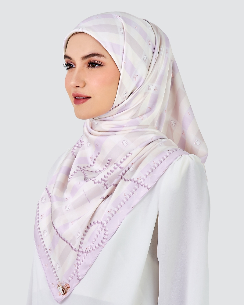 Image of HELLO KITTY X NAELOFAR SQUARE - TARO MILK