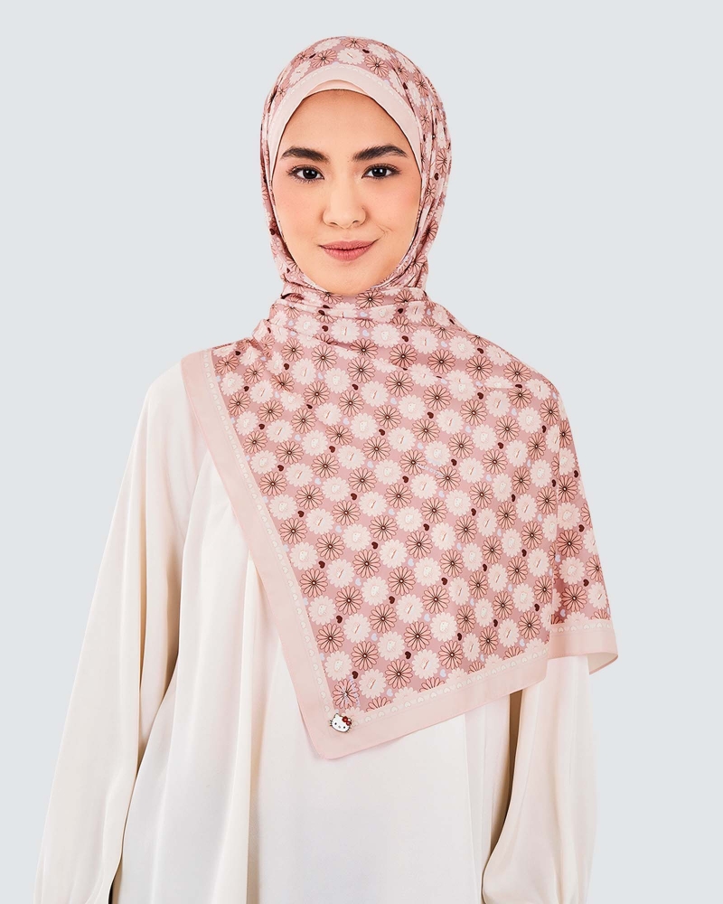 Image of HELLO KITTY X NAELOFAR SHAWL - COOKIES