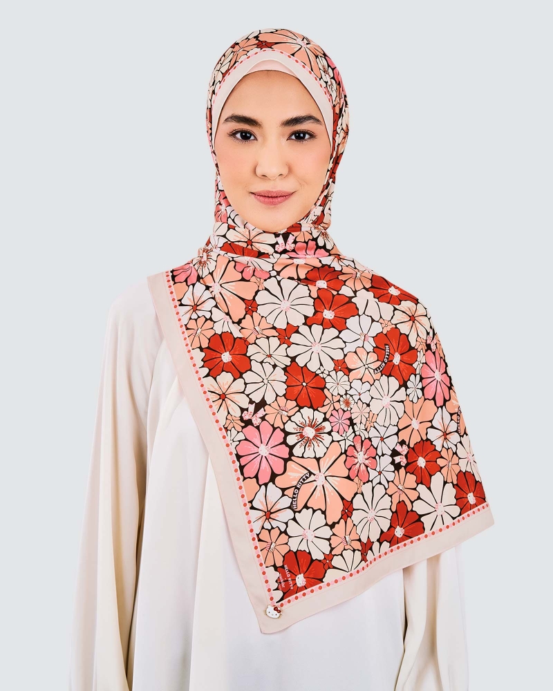 Image of HELLO KITTY X NAELOFAR SHAWL - RED VELVET