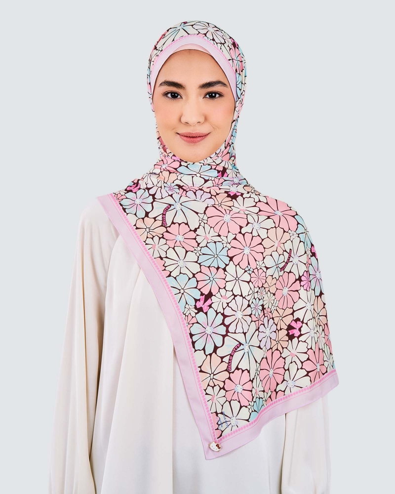 Image of HELLO KITTY X NAELOFAR SHAWL - SUGAR SKY