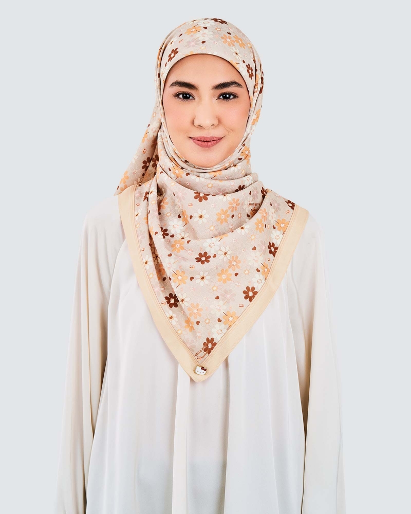 Image of HELLO KITTY X NAELOFAR SQUARE - BUTTERSCOTCH