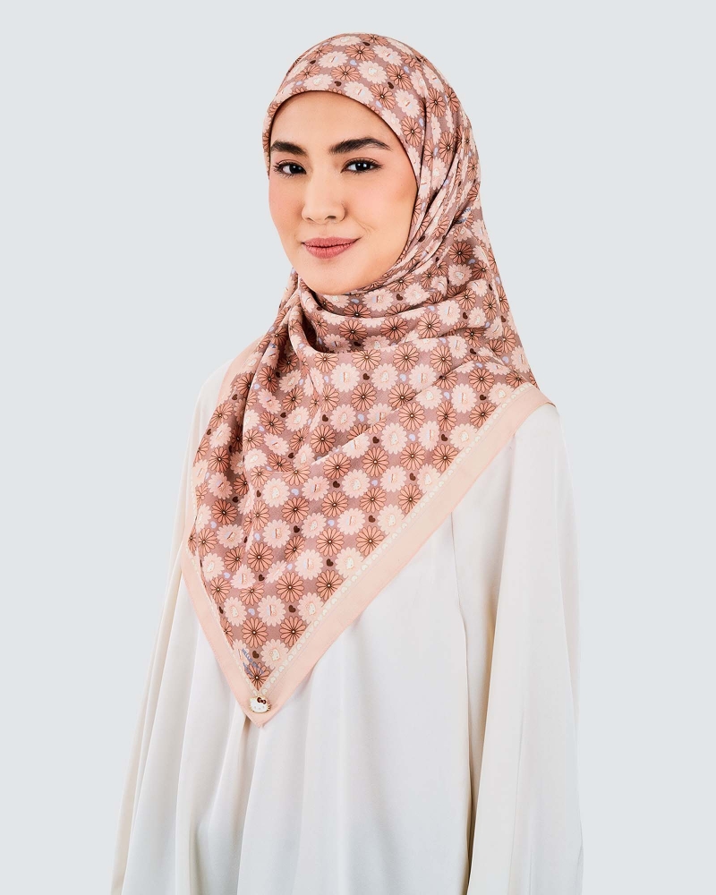 Image of HELLO KITTY X NAELOFAR SQUARE - COOKIES