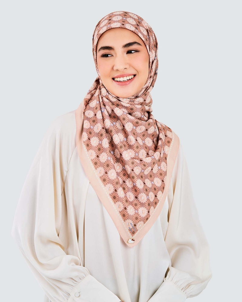 Image of HELLO KITTY X NAELOFAR SQUARE - COOKIES