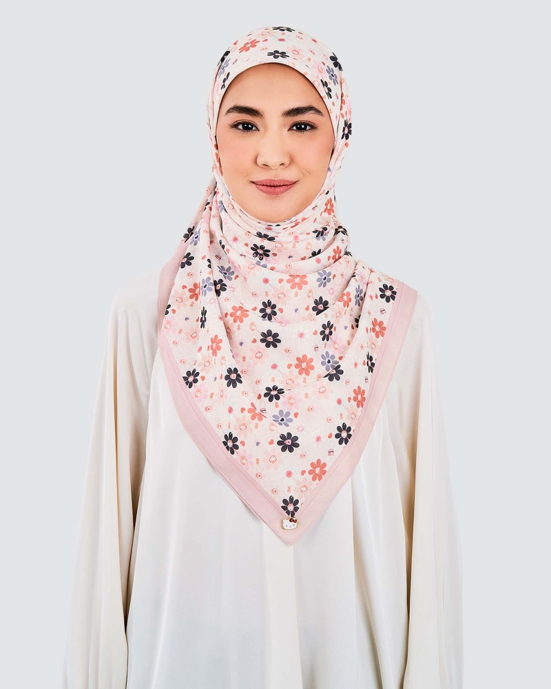 Image of HELLO KITTY X NAELOFAR SQUARE - SPRINKLES