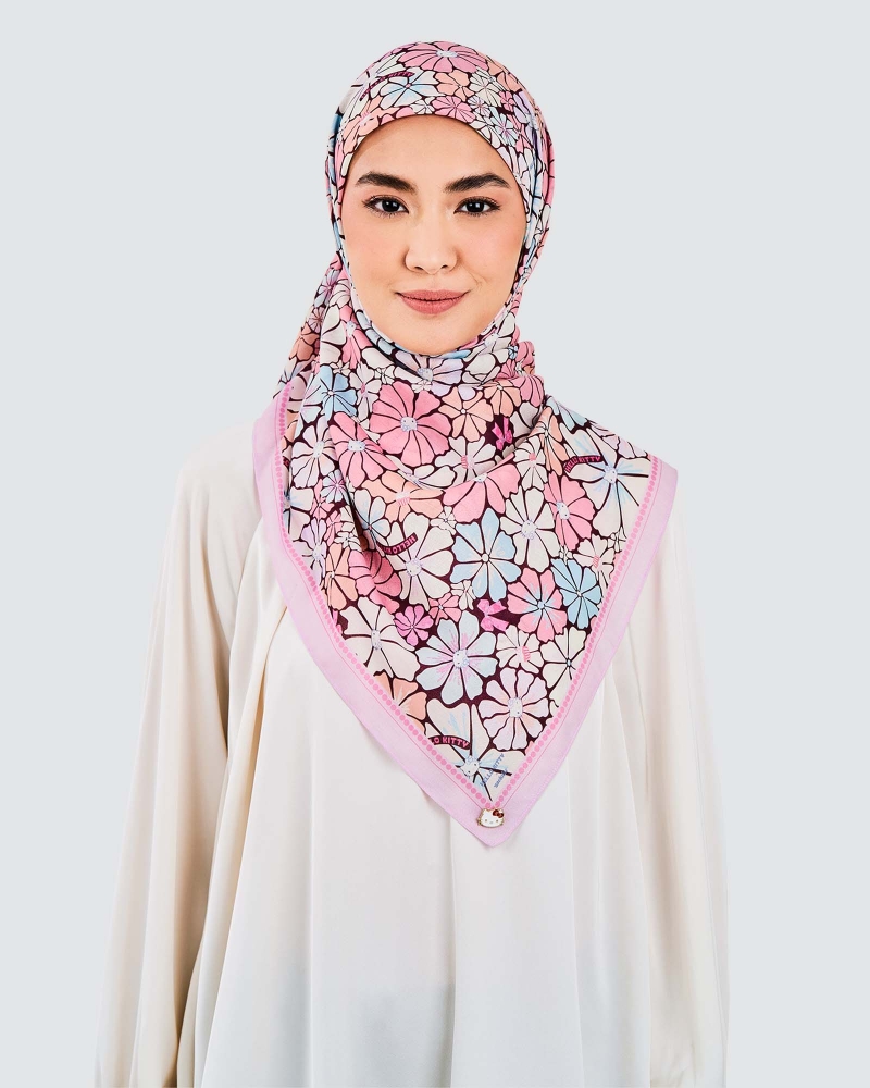 Image of HELLO KITTY X NAELOFAR SQUARE - SUGAR SKY