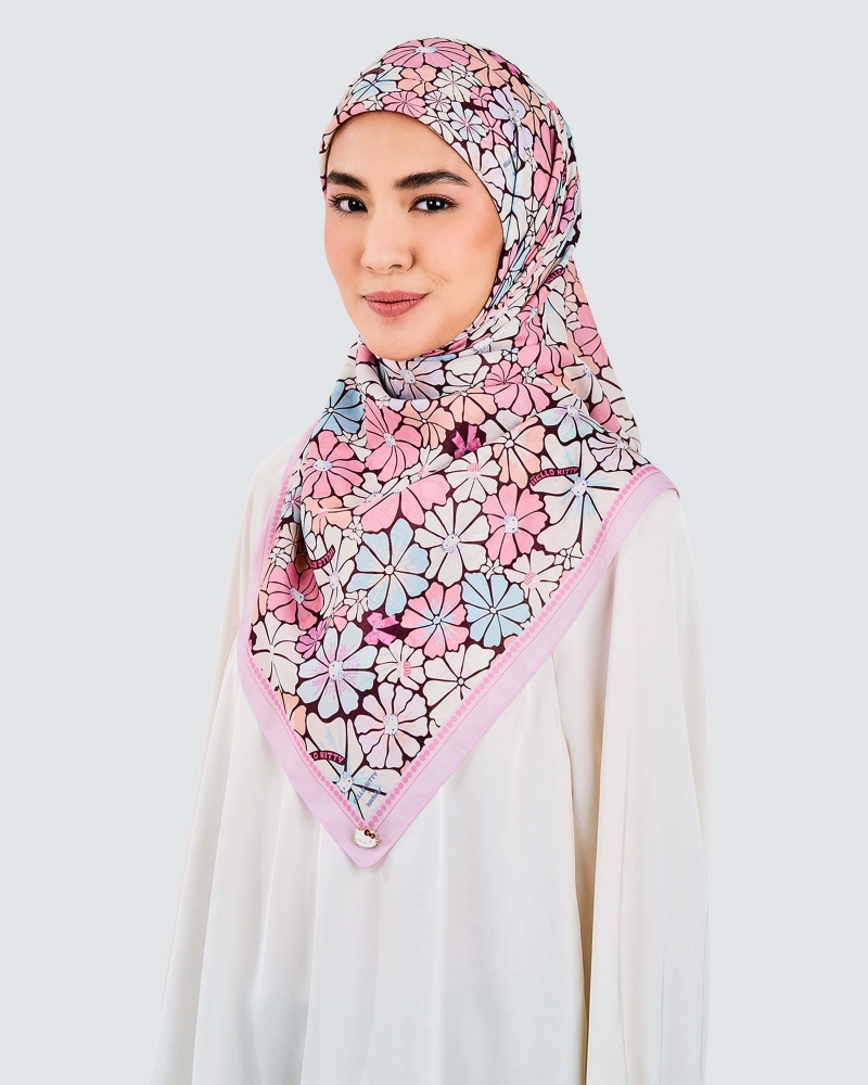 Image of HELLO KITTY X NAELOFAR SQUARE - SUGAR SKY