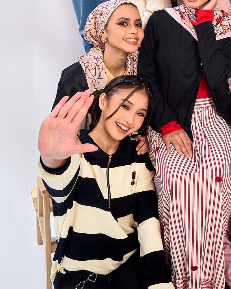 Image of HELLO KITTY X NAELOFAR ZIPPER TOP - NOIR