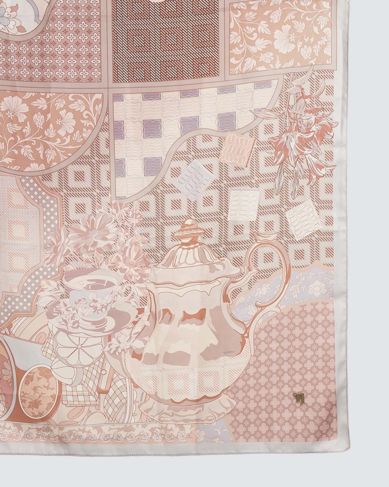 Image of JAMUAN MATTE SATIN SHAWL - BAHULU