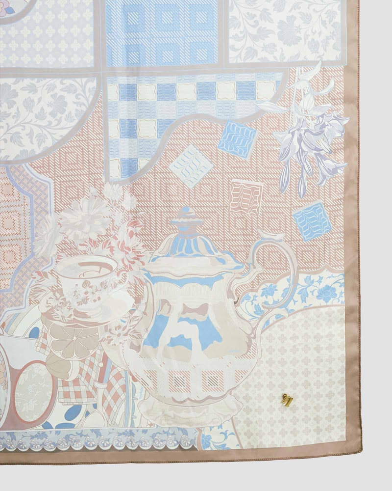 Image of JAMUAN MATTE SATIN SHAWL - PULUT TAI TAI