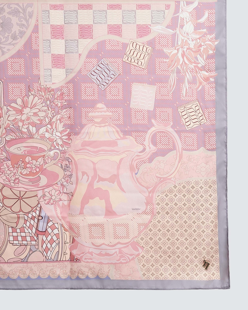 Image of JAMUAN MATTE SATIN SHAWL - SUJI PELANGI