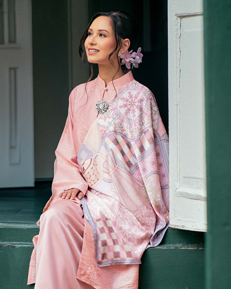 JAMUAN MATTE SATIN SHAWL - SUJI PELANGI