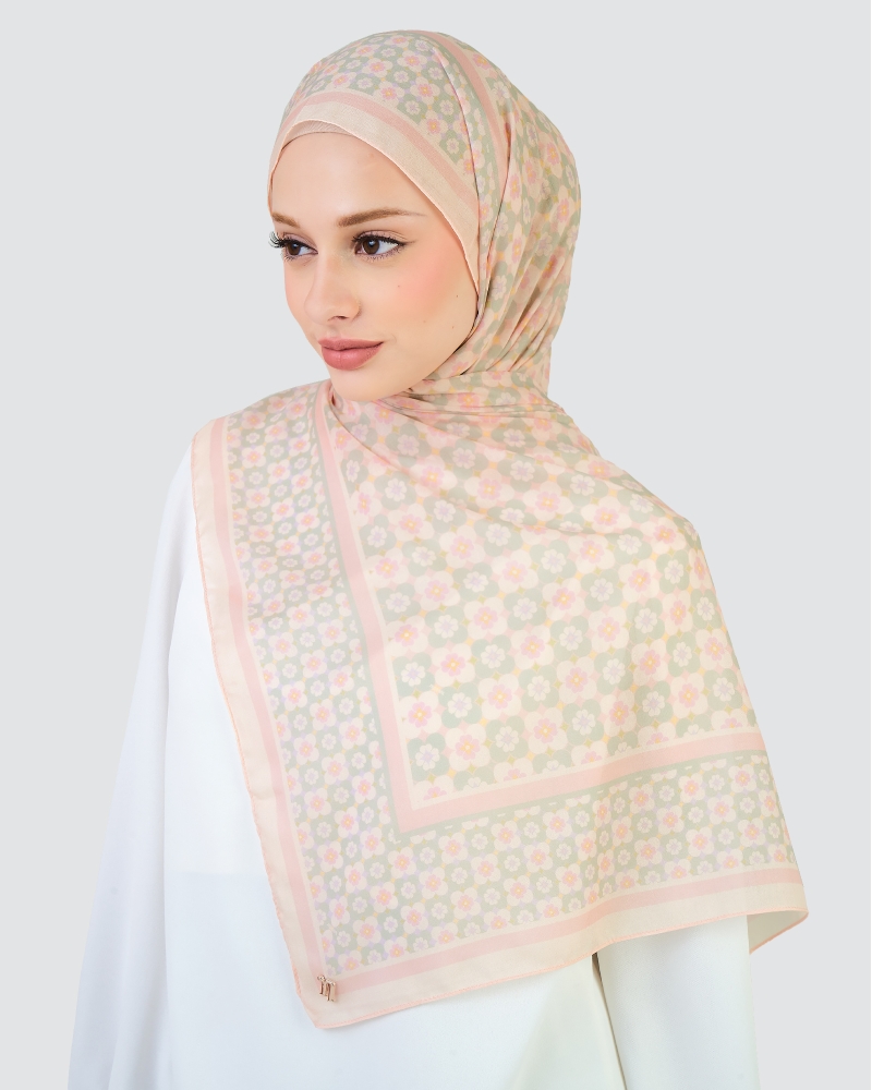 Image of KALEIDOSCOPE COTTON VOILE SHAWL - BUBBLY