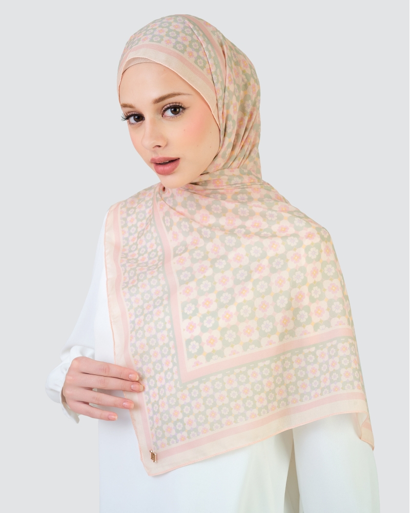 Image of KALEIDOSCOPE COTTON VOILE SHAWL - BUBBLY