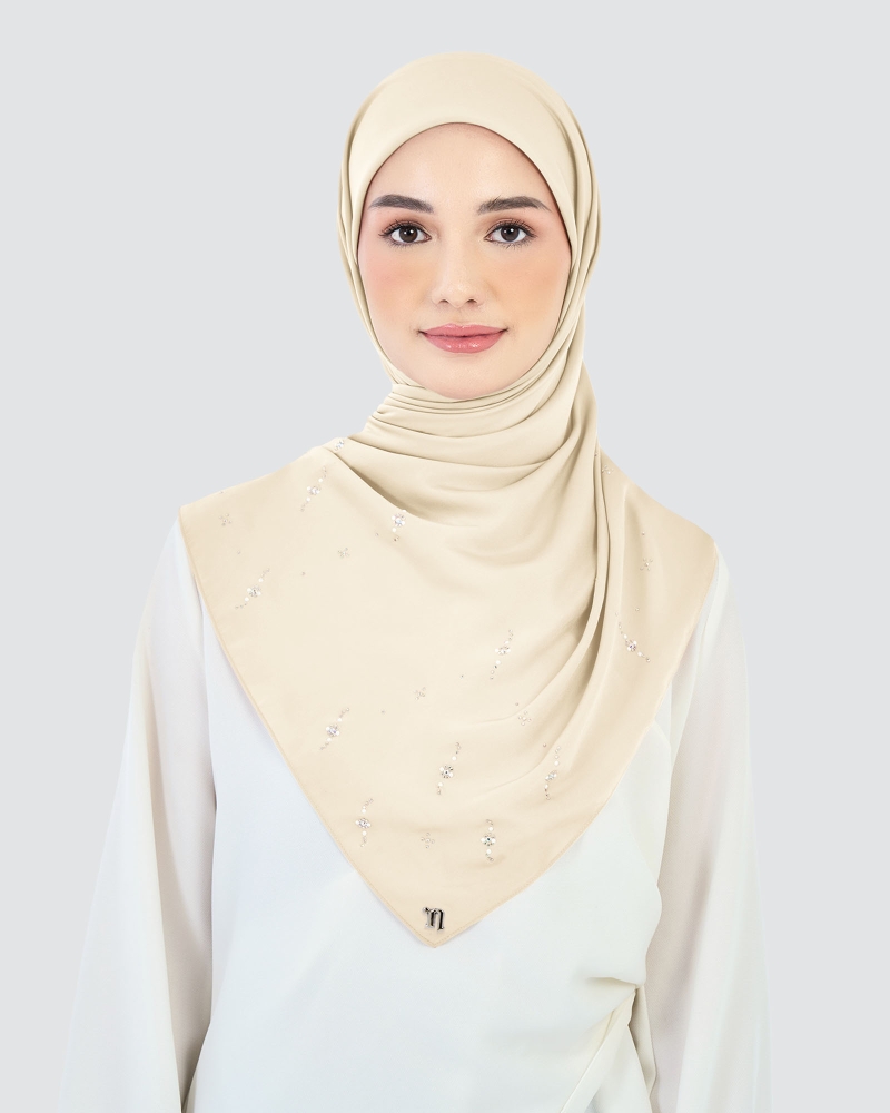 Image of LADY CLARA MATTE SATIN SQUARE