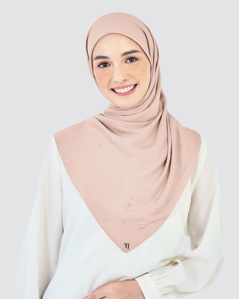 Image of LADY CLARA MATTE SATIN SQUARE