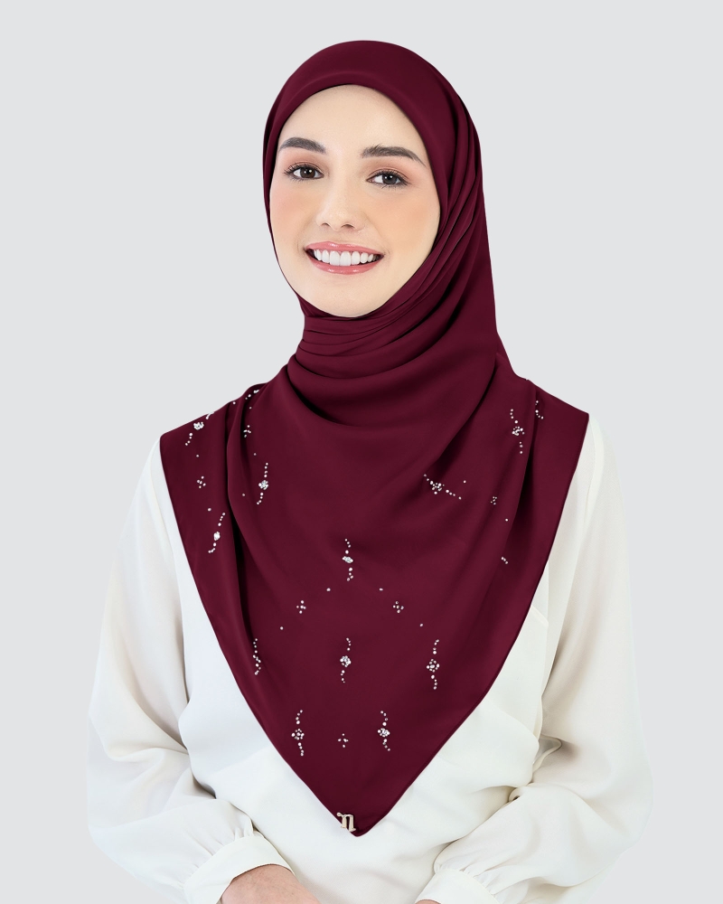 LADY CLARA MATTE SATIN SQUARE