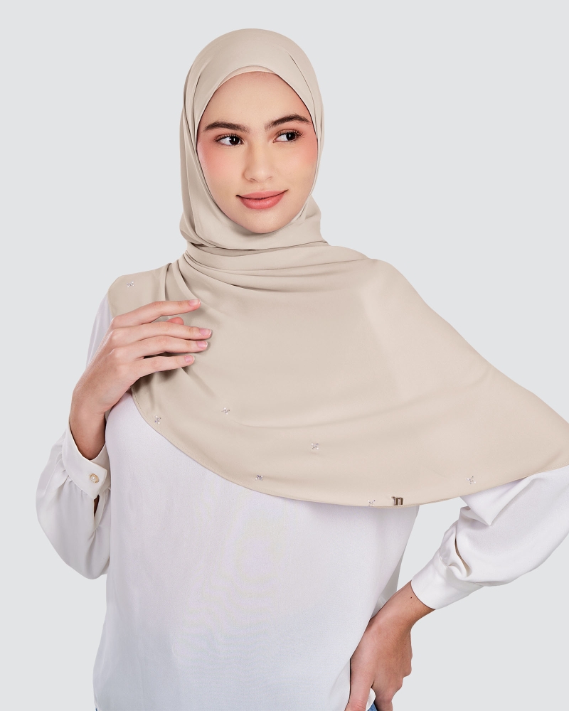 Image of LADY SARAH CRYSTAL SHAWL - PEANUT