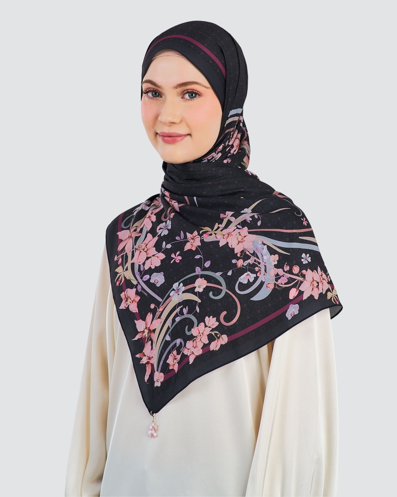 Image of THE BUNGA SERIES: LOVE LANGUAGE SHAWL - BEAU