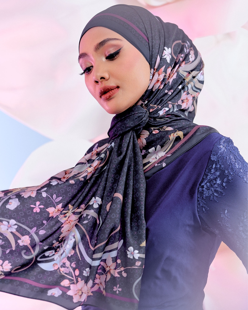 Image of THE BUNGA SERIES: LOVE LANGUAGE SHAWL - BEAU