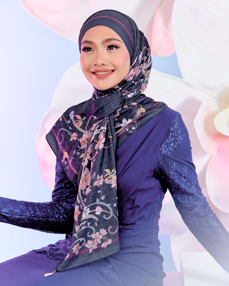 Image of THE BUNGA SERIES: LOVE LANGUAGE SHAWL - BEAU