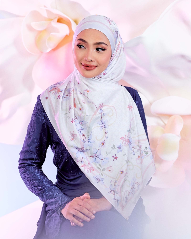 Image of THE BUNGA SERIES: LOVE LANGUAGE SHAWL - LOVE