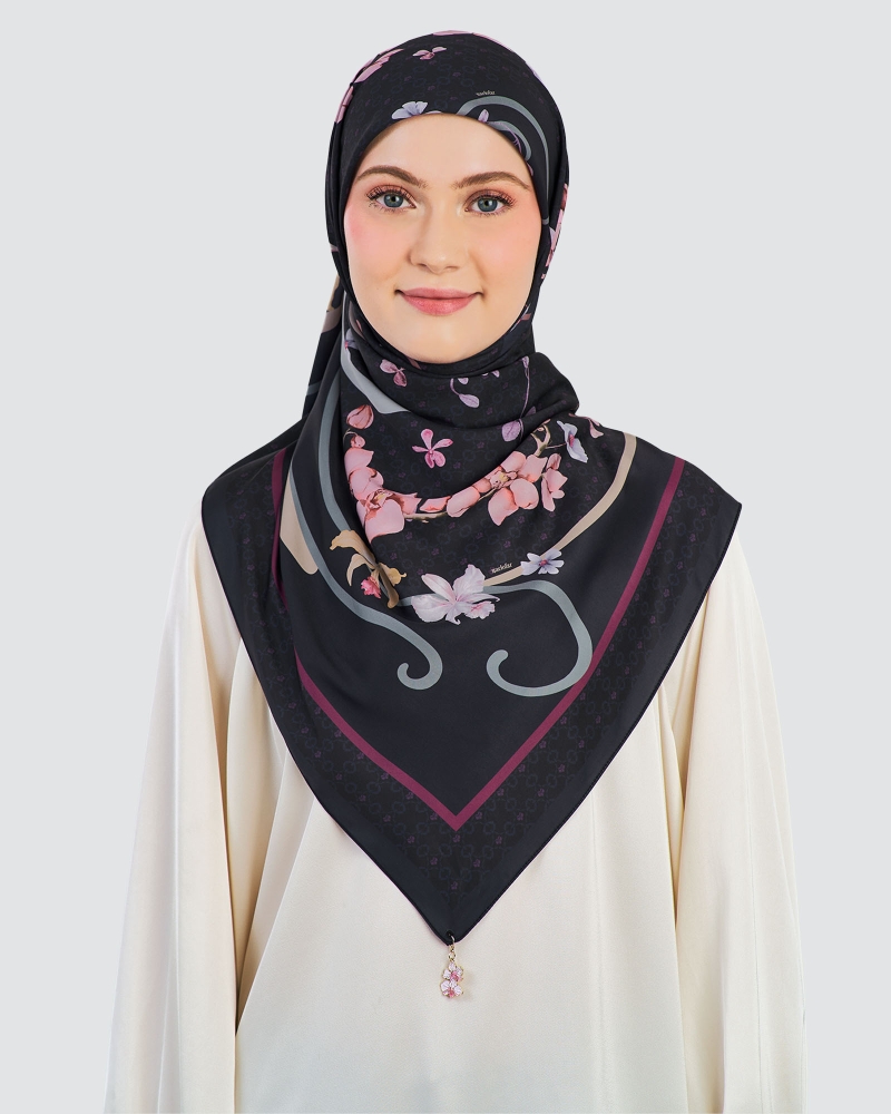 Image of THE BUNGA SERIES: LOVE LANGUAGE SQUARE - BEAU