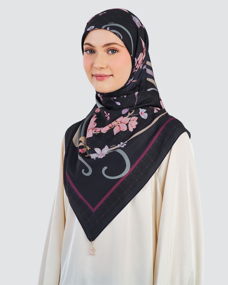 Image of THE BUNGA SERIES: LOVE LANGUAGE SQUARE - BEAU