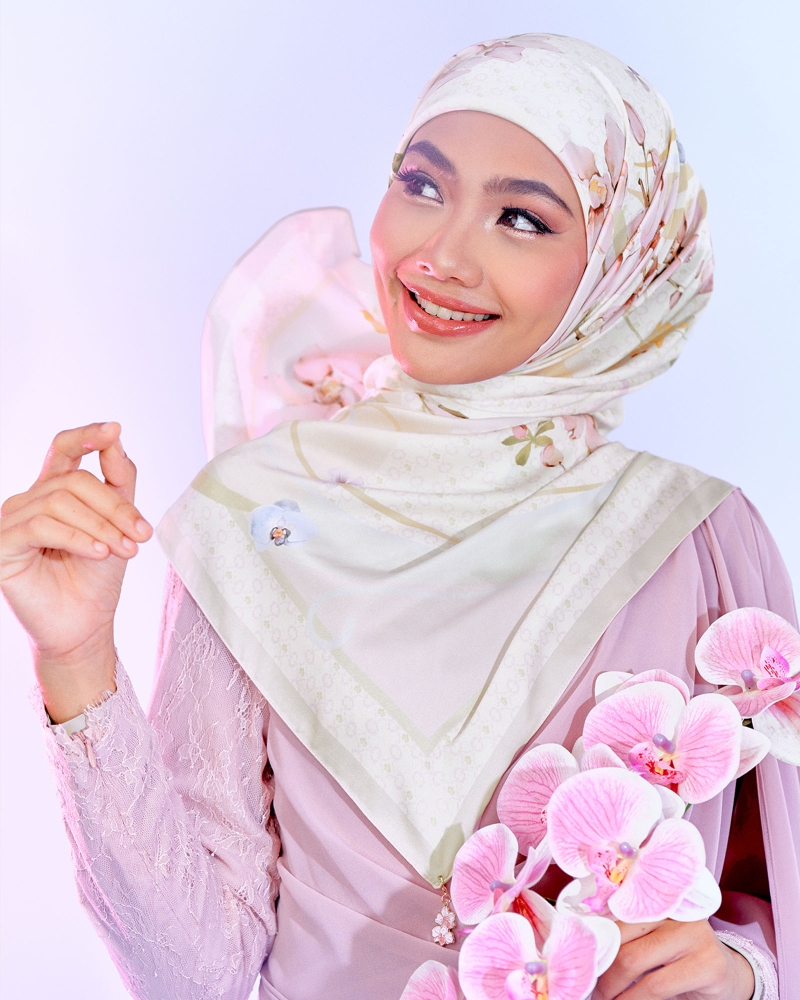 Image of THE BUNGA SERIES: LOVE LANGUAGE SQUARE - SUNSHINE