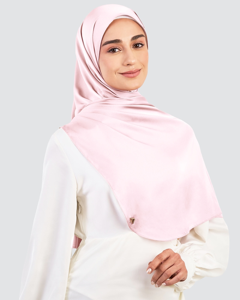 Image of LUNA SATIN SHAWL