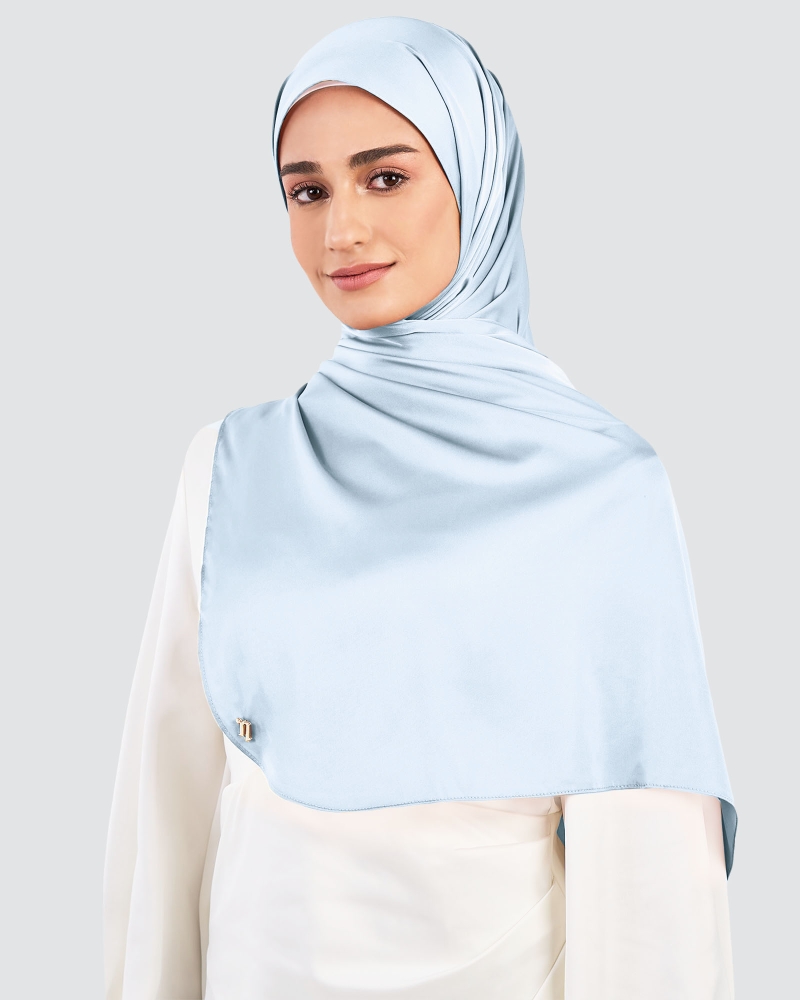 Image of LUNA SATIN SHAWL