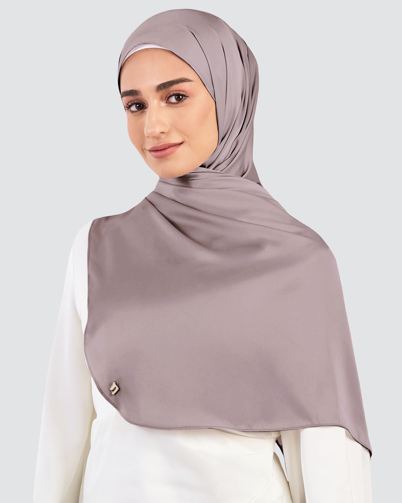 Image of LUNA SATIN SHAWL