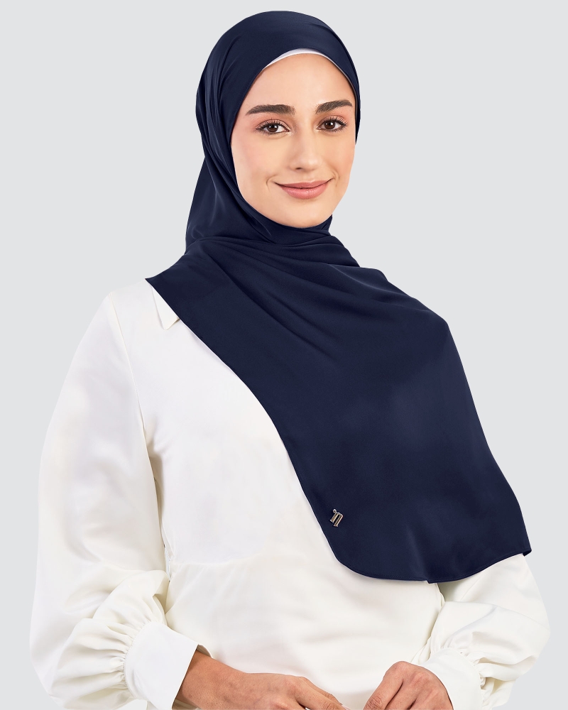 Image of LUNA SATIN SHAWL