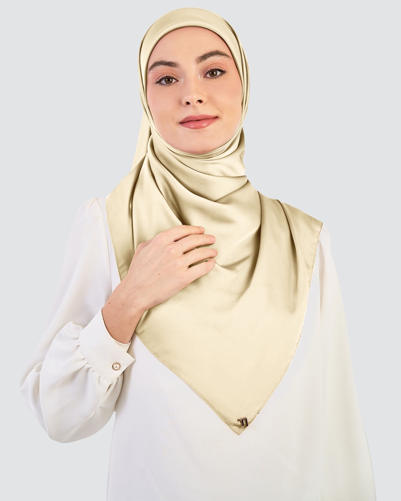 Image of LUNA SATIN SQUARE