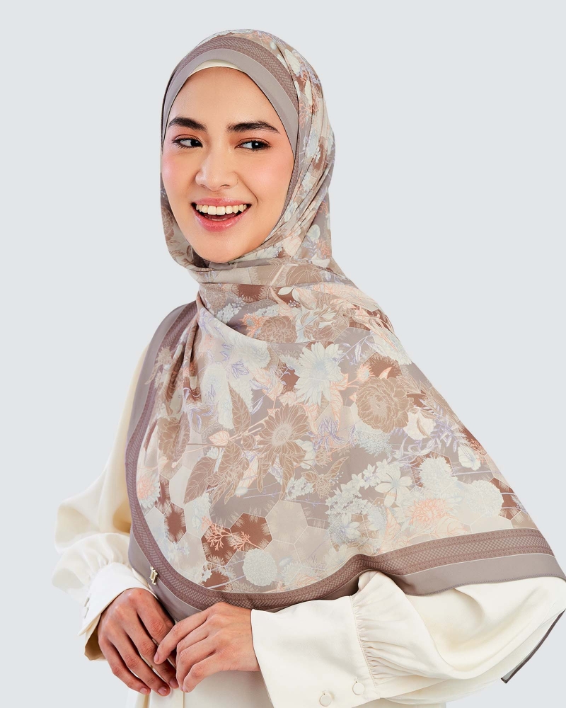 Image of MADU CHIFFON SHAWL - KELULUT