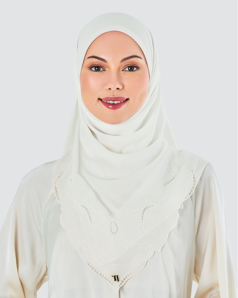 Image of MAHSURI EMBROIDERED SQUARE - WHITE