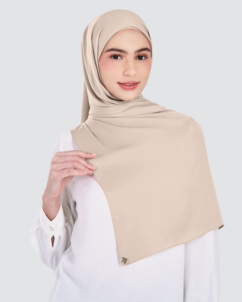 Image of MARISA MATTE SATIN SHAWL