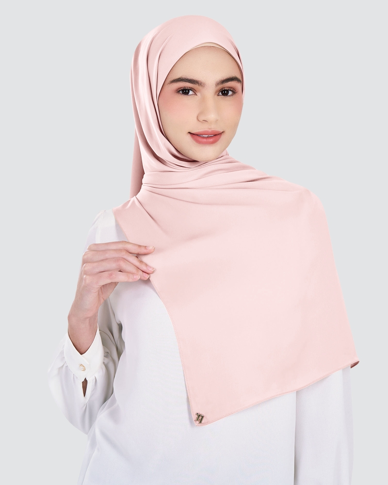 Image of MARISA MATTE SATIN SHAWL