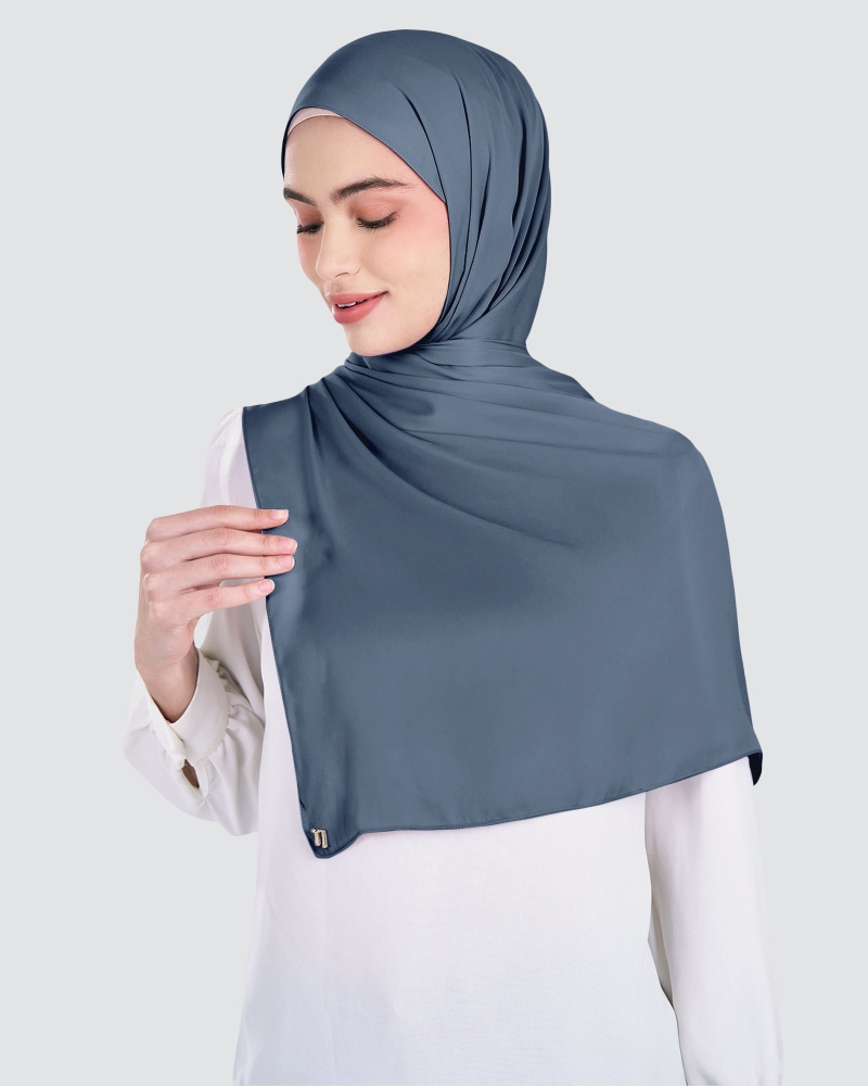 Image of MARISA MATTE SATIN SHAWL