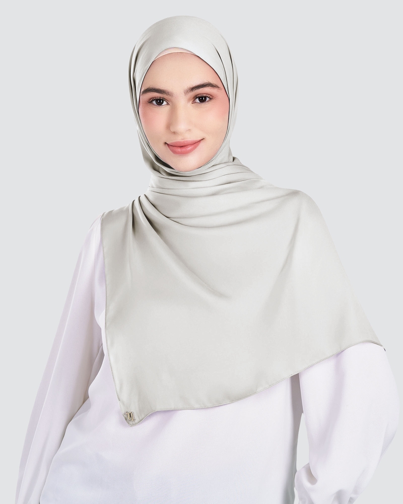 Image of MARISA MATTE SATIN SHAWL