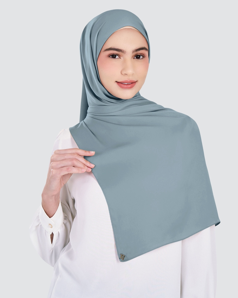 Image of MARISA MATTE SATIN SHAWL