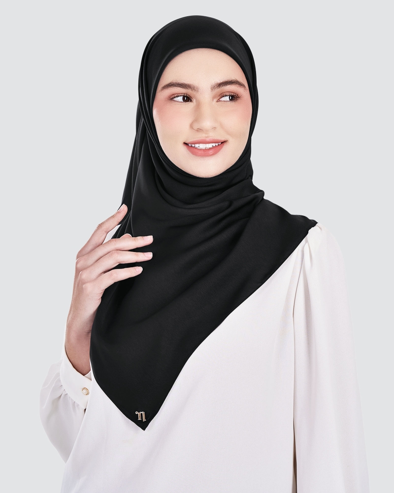 Image of MARISA MATTE SATIN SQUARE