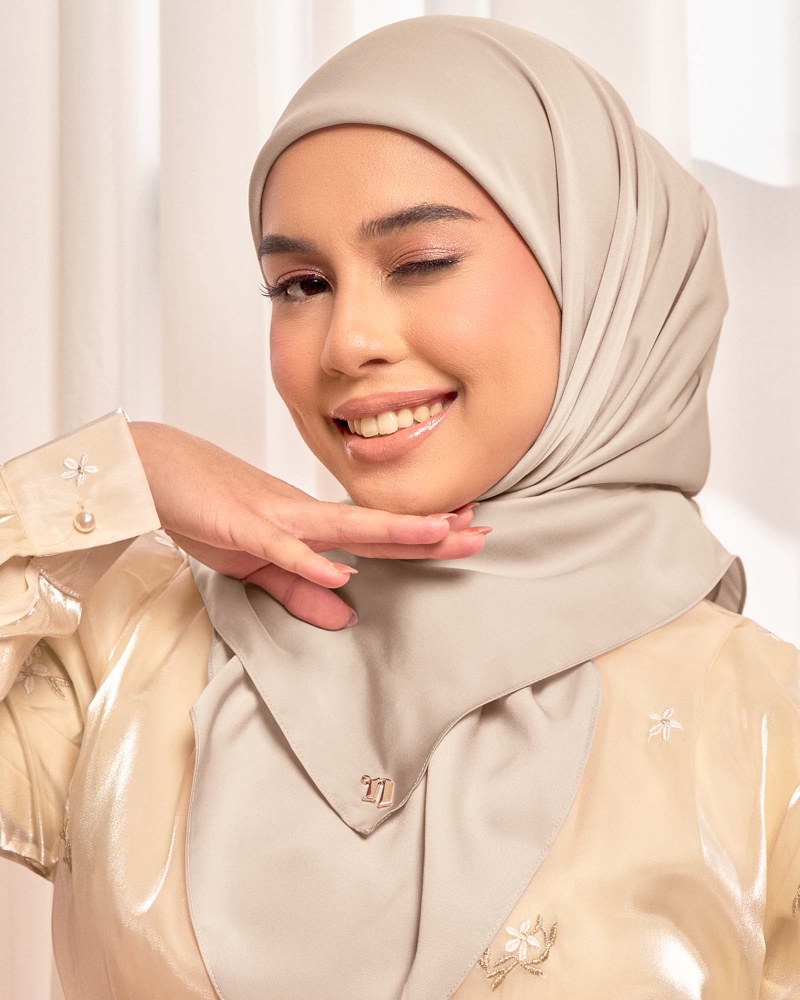 MARISA MATTE SATIN SQUARE