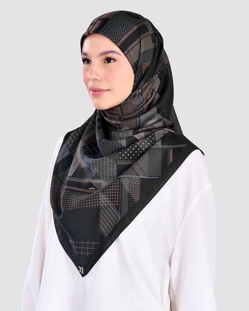 Image of METROPOLIS SQUARE - BLACKOUT