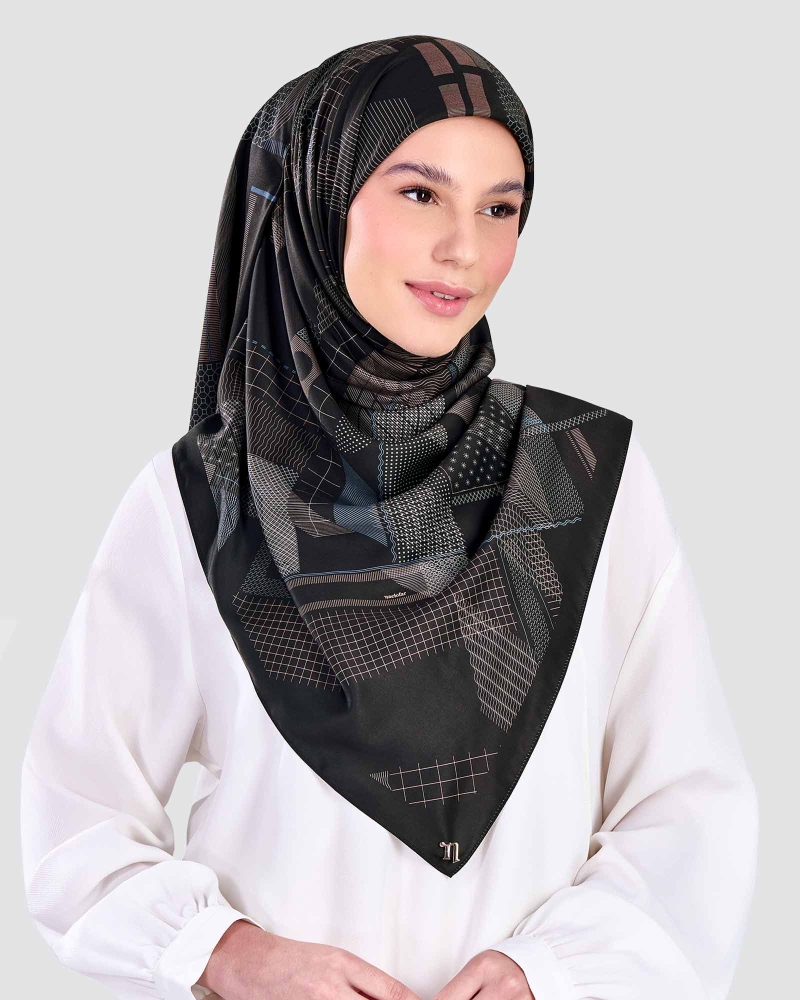 Image of METROPOLIS SQUARE - BLACKOUT