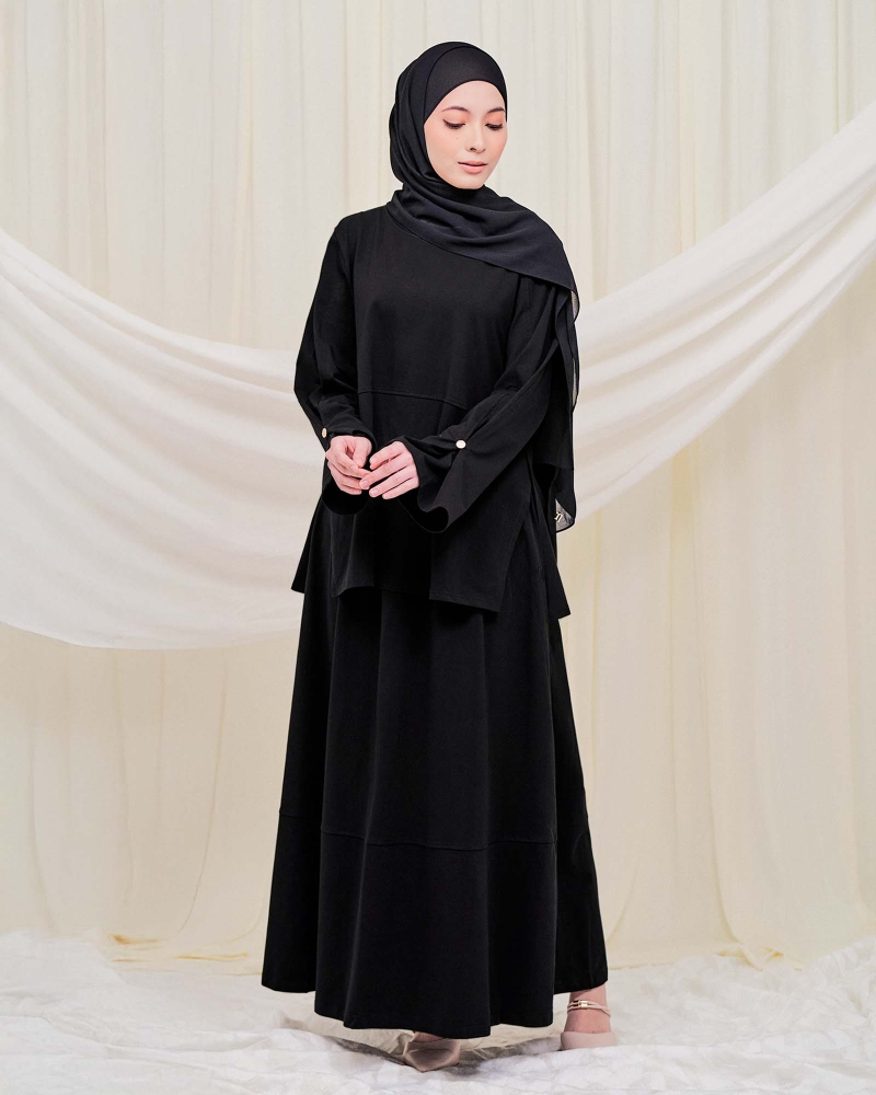 Image of MILA RELAXED FIT TOP - BLACK