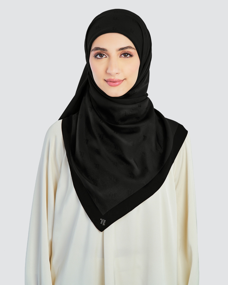 Image of MODA WOVEN SQUARE - BLACK