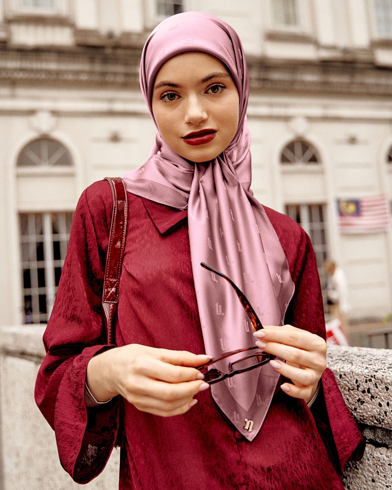 Image of MODA WOVEN SQUARE - ROSE TEA