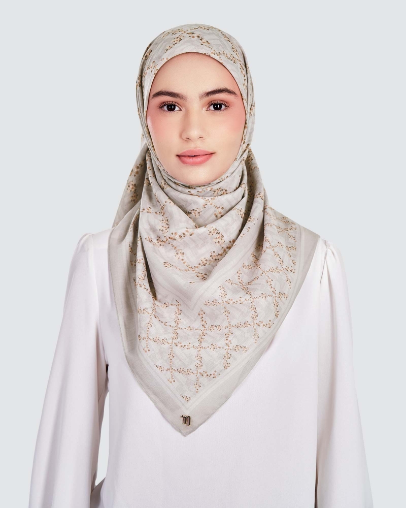 Image of MONOGRAM TRELLIS SQUARE - CLOUDY