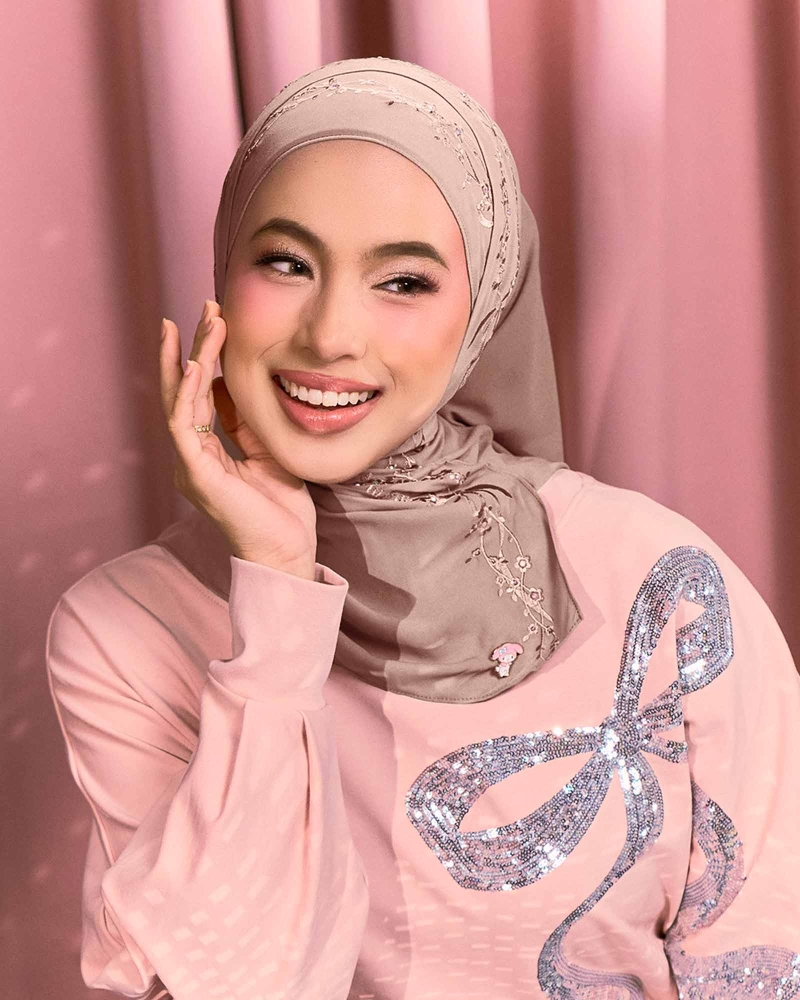 MY MELODY & NAELOFAR EMBROIDERED SHAWL