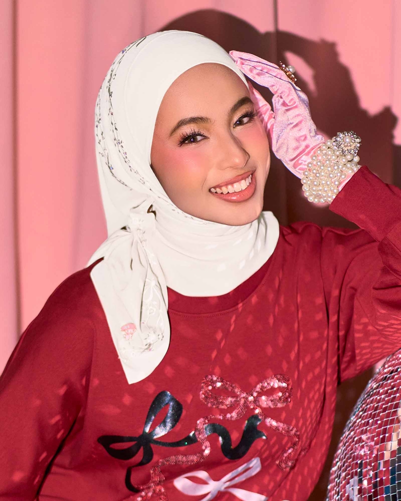 Image of MY MELODY & NAELOFAR EMBROIDERED SHAWL